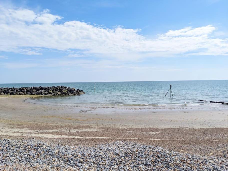 Beach View Middleton-on-Sea Kültér fotó